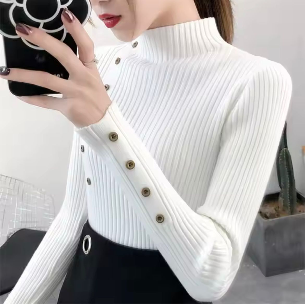 Damski sweter z dzianiny prążkowanej z półgolfem i ozdobnymi guzikami-Sweaters for Women-Olave