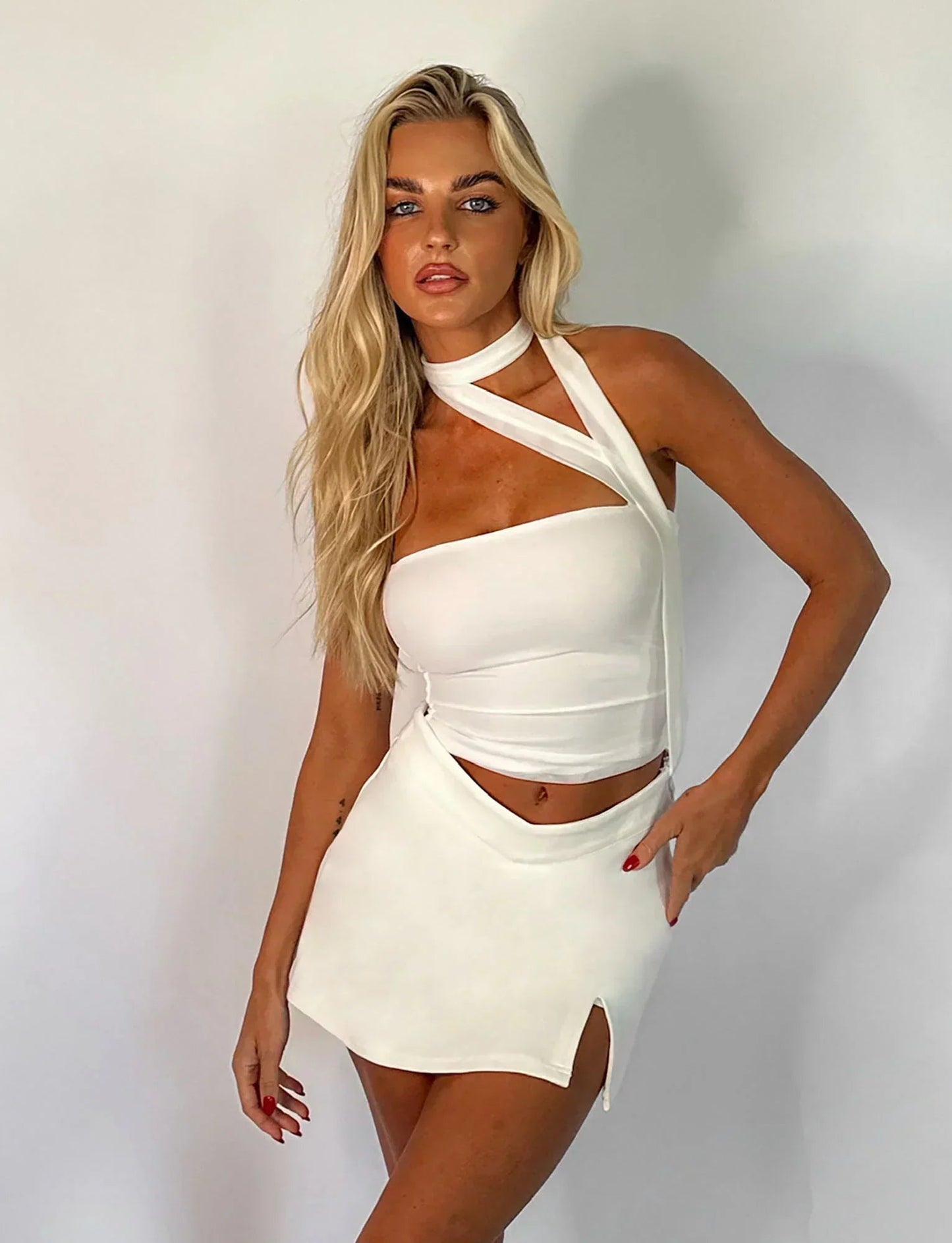 Damski top z asymetrycznym dekoltem i szarfą na szyję-Tops for women-Olave