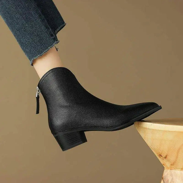 Damskie botki z noskiem w szpic i obcasem typu słupek-Footwear for women-Olave