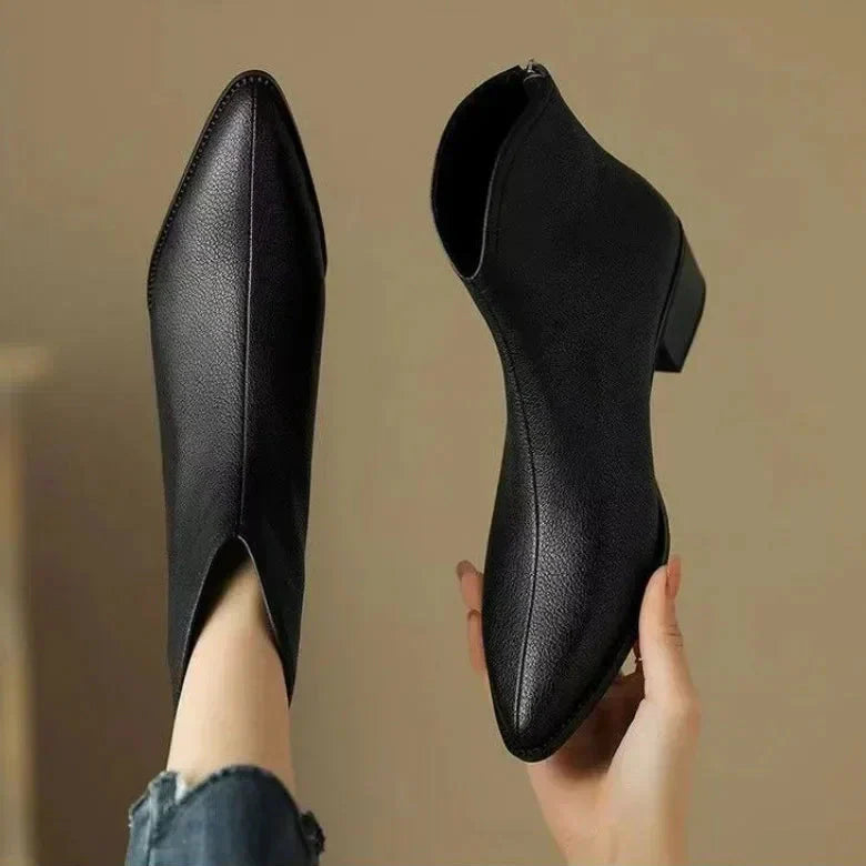 Damskie botki z noskiem w szpic i obcasem typu słupek-Footwear for women-Olave