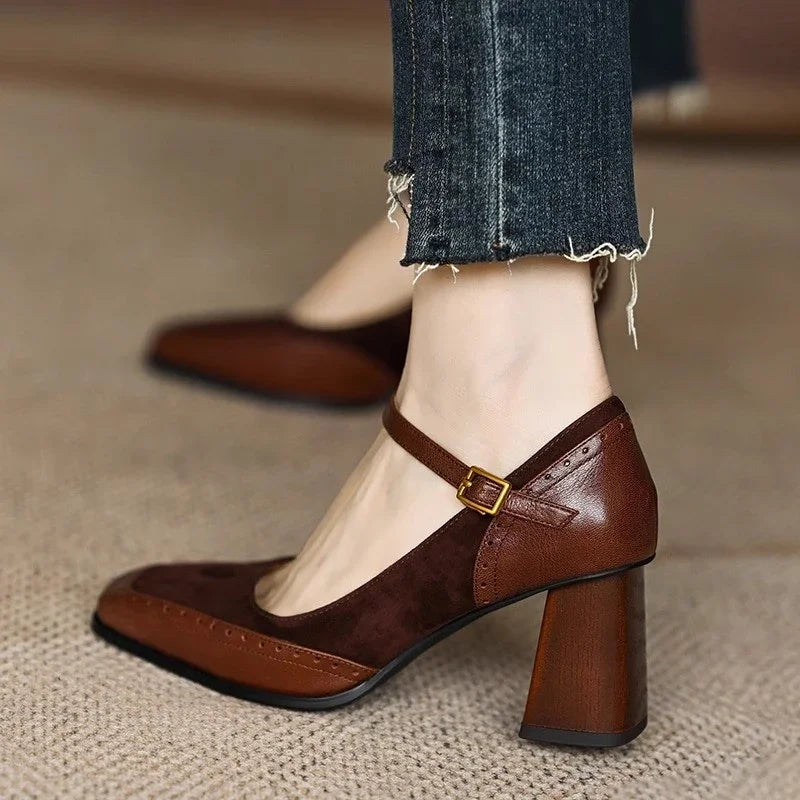 Damskie buty na obcasie typu klocek z paskiem i kwadratowym noskiem-Footwear for women-Olave