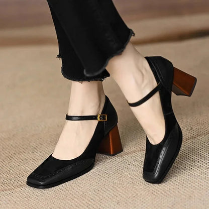 Damskie buty na obcasie typu klocek z paskiem i kwadratowym noskiem-Footwear for women-Olave