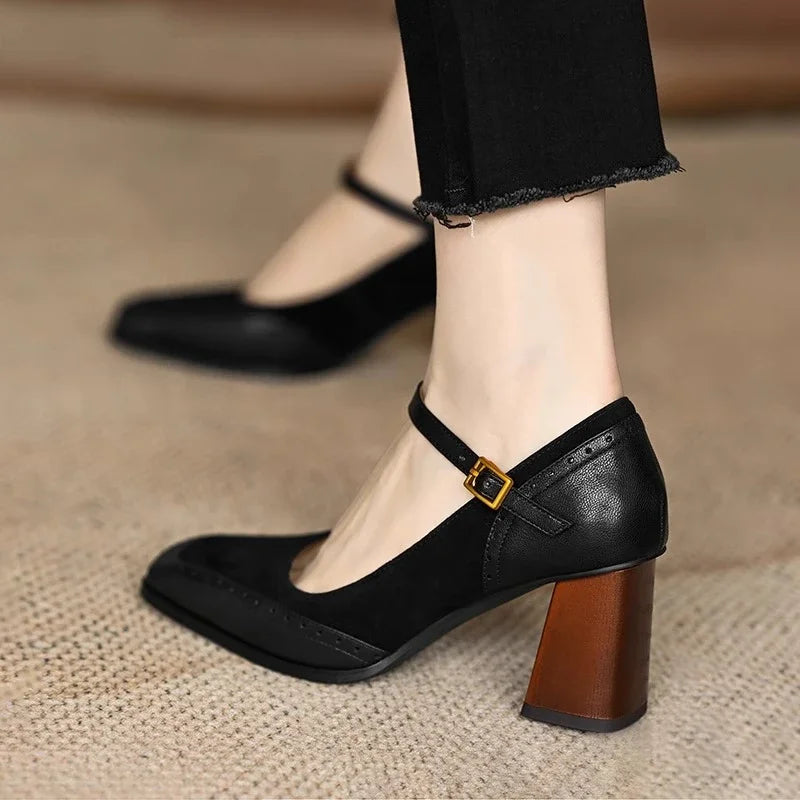 Damskie buty na obcasie typu klocek z paskiem i kwadratowym noskiem-Footwear for women-Olave
