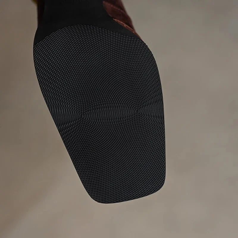 Damskie buty na obcasie typu klocek z paskiem i kwadratowym noskiem-Footwear for women-Olave