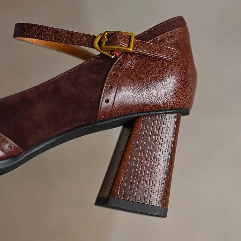 Damskie buty na obcasie typu klocek z paskiem i kwadratowym noskiem-Footwear for women-Olave