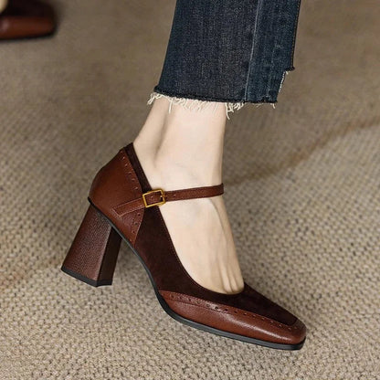 Damskie buty na obcasie typu klocek z paskiem i kwadratowym noskiem-Footwear for women-Olave