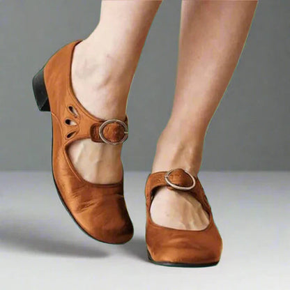 Damskie buty typu Mary Jane z paskiem i zapięciem na klamrę-Footwear for women-Olave