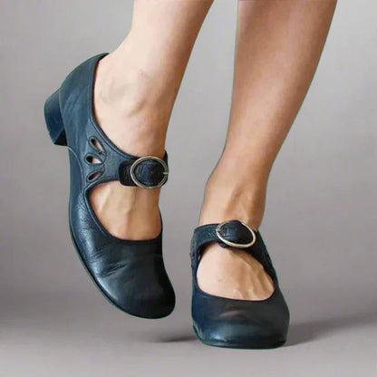 Damskie buty typu Mary Jane z paskiem i zapięciem na klamrę-Footwear for women-Olave