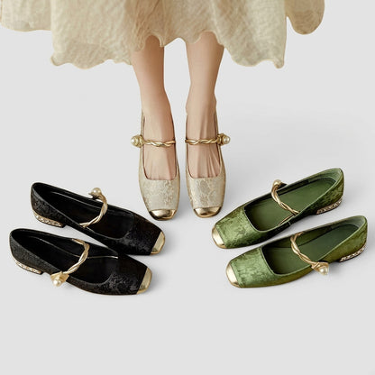 Damskie buty typu Mary Jane z roślinnym wzorem, metalicznym noskiem i zdobionym obcasem-Footwear for women-Olave
