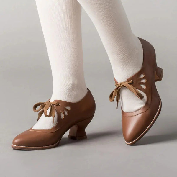 Damskie czółenka Mary Jane z wiązaniem, wycięciami w cholewce i niskim obcasem-Footwear for women-Olave