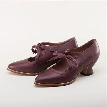 Damskie czółenka Mary Jane z wiązaniem, wycięciami w cholewce i niskim obcasem-Footwear for women-Olave