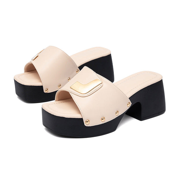 Damskie klapki na platformie z obcasem typu słupek i metalicznym detalem-Footwear for women-Olave