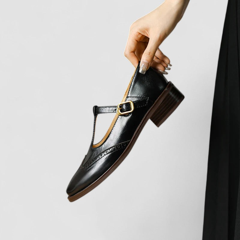Damskie półbuty typu Mary Jane z paskiem T i perforacjami-Footwear for women-Olave