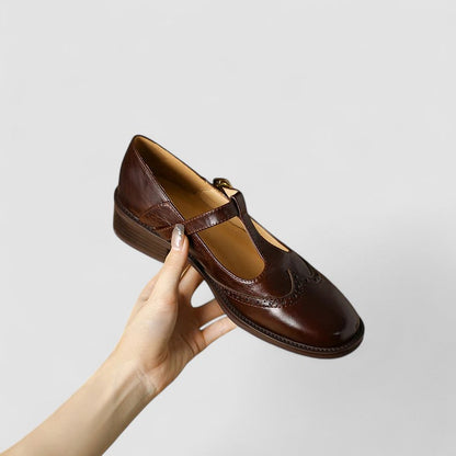 Damskie półbuty typu Mary Jane z paskiem T i perforacjami-Footwear for women-Olave