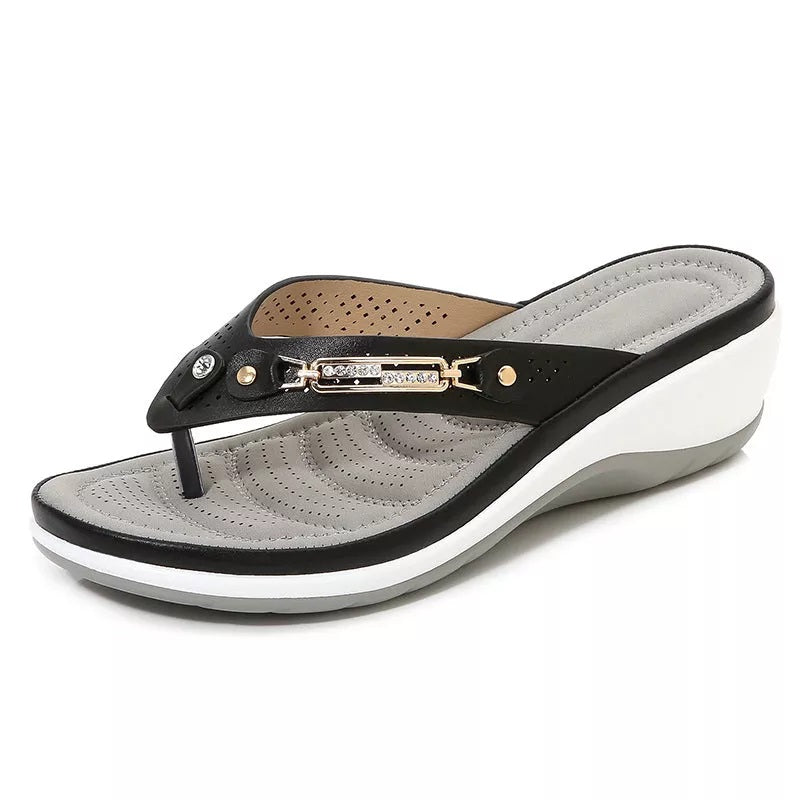 Damskie sandały japonki na koturnie z metalicznym detalem-Footwear for women-Olave