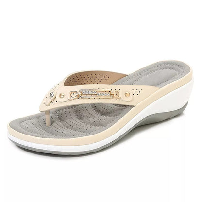 Damskie sandały japonki na koturnie z metalicznym detalem-Footwear for women-Olave