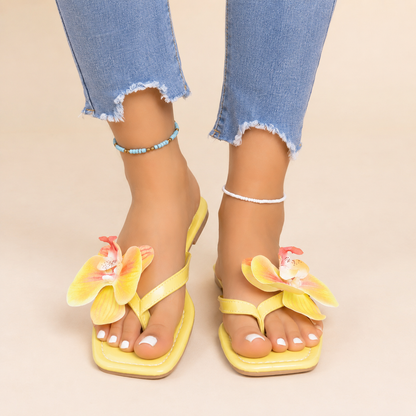 Damskie sandały japonki z kwadratowym noskiem i kwiatowym motywem-Footwear for women-Olave