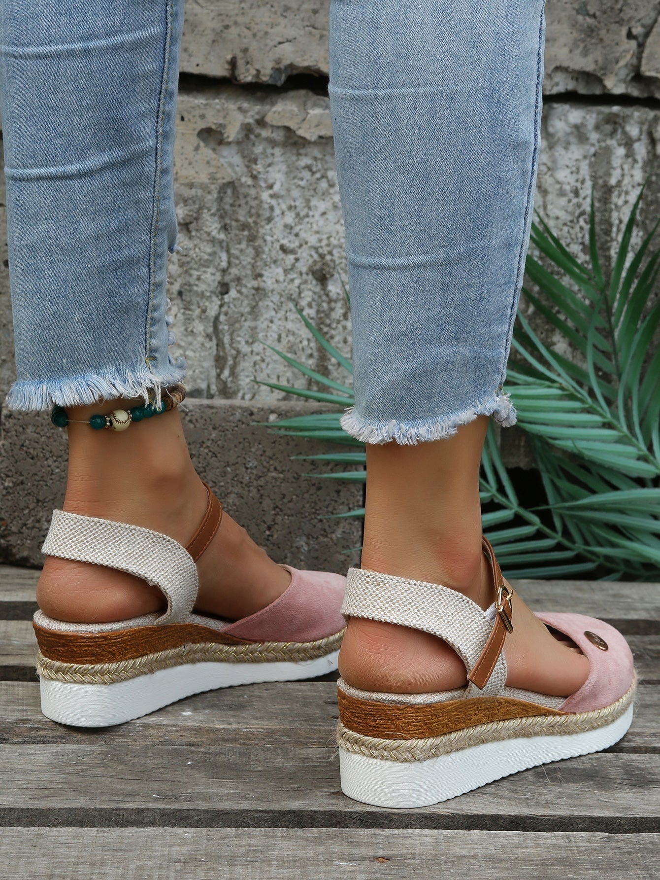 Damskie sandały na koturnie typu espadryle z paskiem na kostce-Footwear for women-Olave