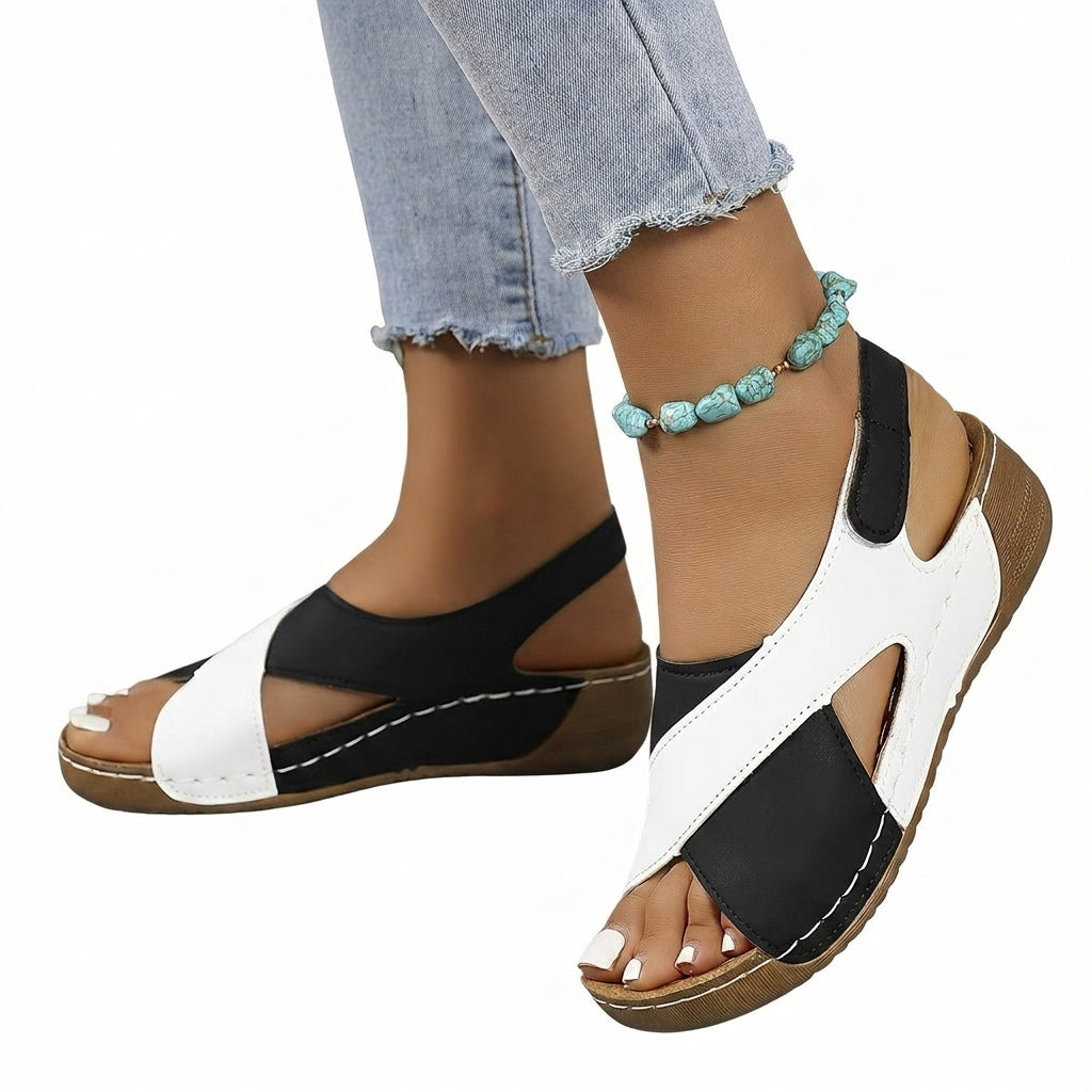 Damskie sandały na koturnie z odkrytymi palcami i paskiem na rzep-Footwear for women-Olave