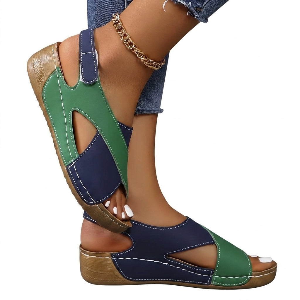 Damskie sandały na koturnie z odkrytymi palcami i paskiem na rzep-Footwear for women-Olave