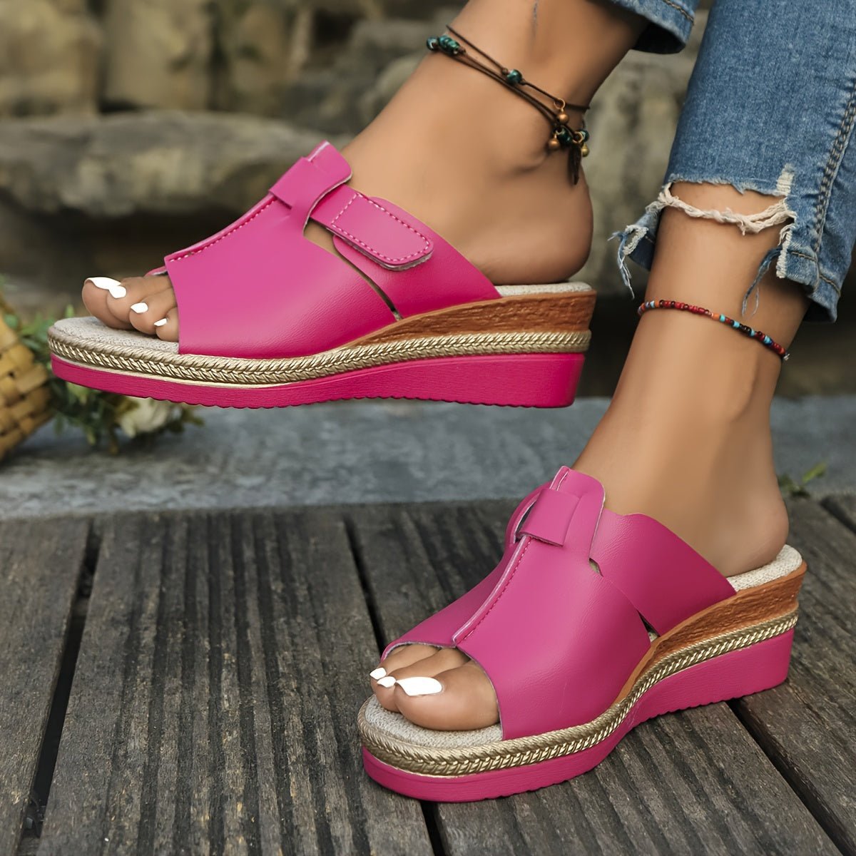 Damskie sandały na koturnie z zapięciem na rzep-Footwear for women-Olave