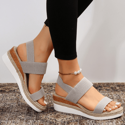 Damskie sandały na platformie z elastycznymi paskami i plecionym wykończeniem-Footwear for women-Olave
