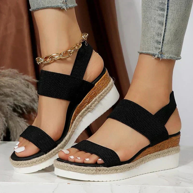 Damskie sandały na platformie z elastycznymi paskami i plecionym wykończeniem-Footwear for women-Olave