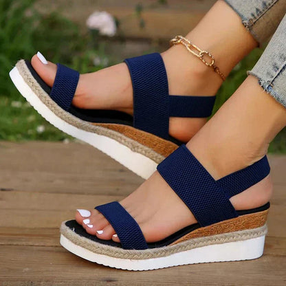 Damskie sandały na platformie z elastycznymi paskami i plecionym wykończeniem-Footwear for women-Olave