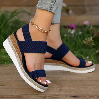 Damskie sandały na platformie z elastycznymi paskami i plecionym wykończeniem-Footwear for women-Olave