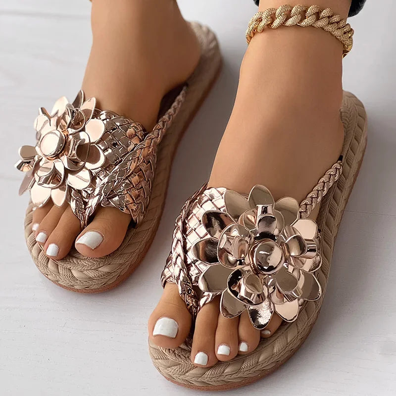 Damskie sandały z plecionymi paskami i kwiatem-Footwear for women-Olave