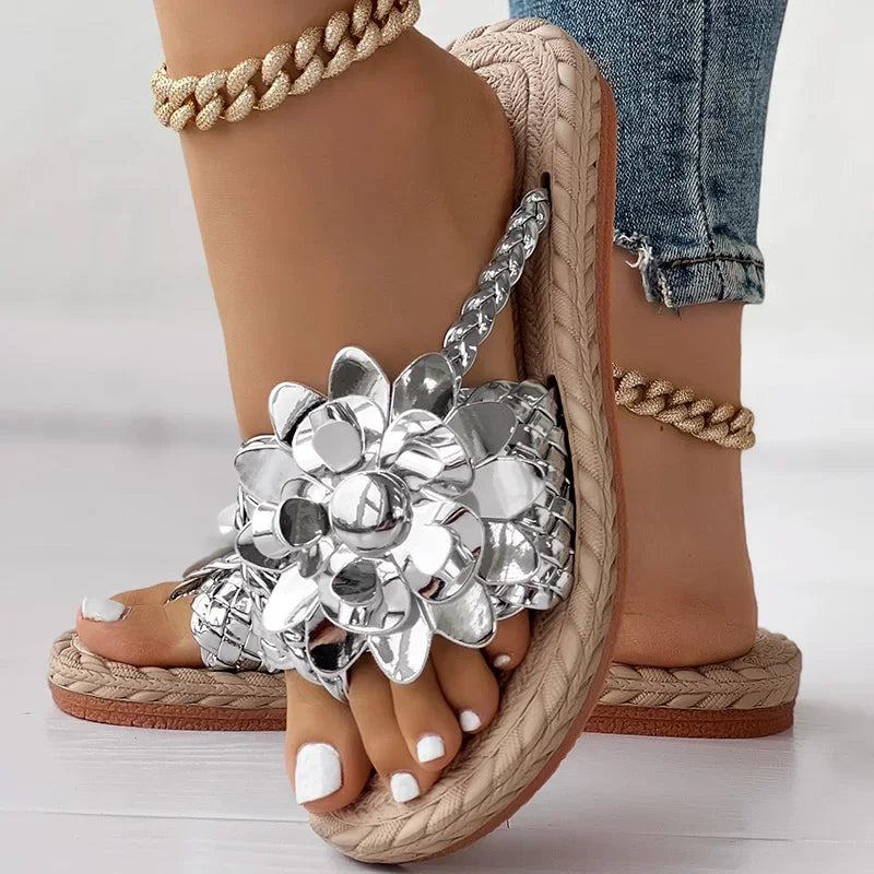 Damskie sandały z plecionymi paskami i kwiatem-Footwear for women-Olave
