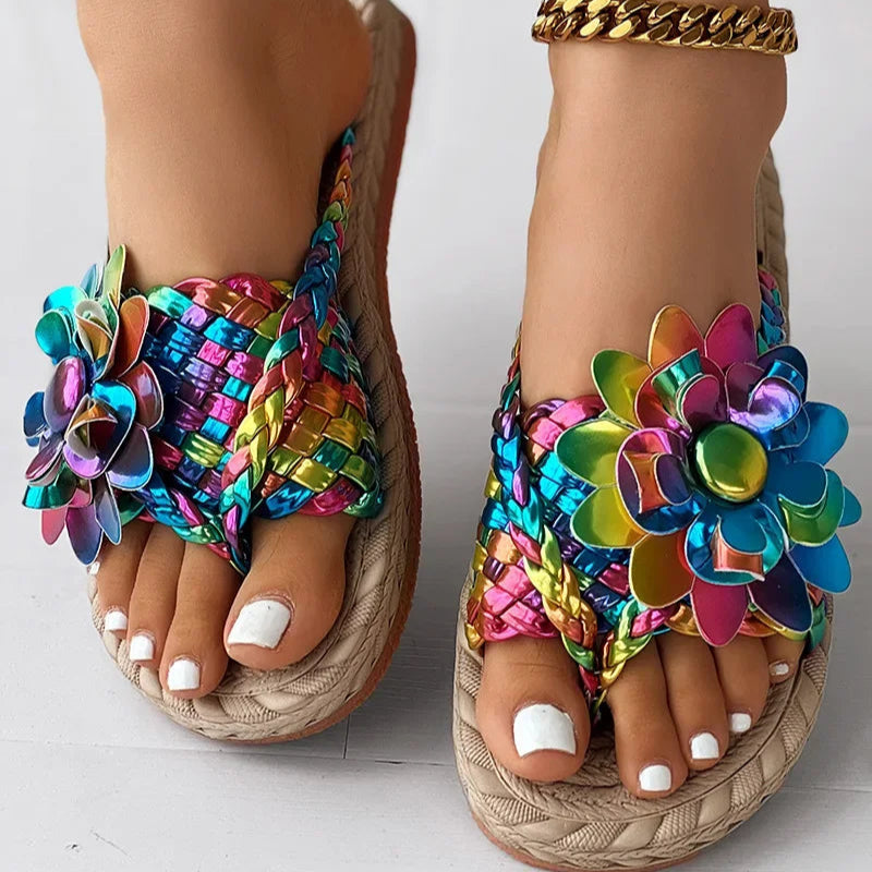 Damskie sandały z plecionymi paskami i kwiatem-Footwear for women-Olave