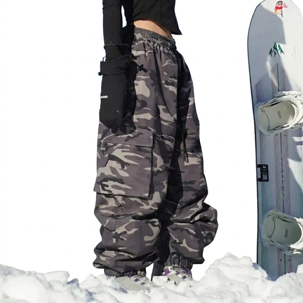 Damskie spodnie snowboardowe cargo w kamuflaż-Pants for Women-Olave