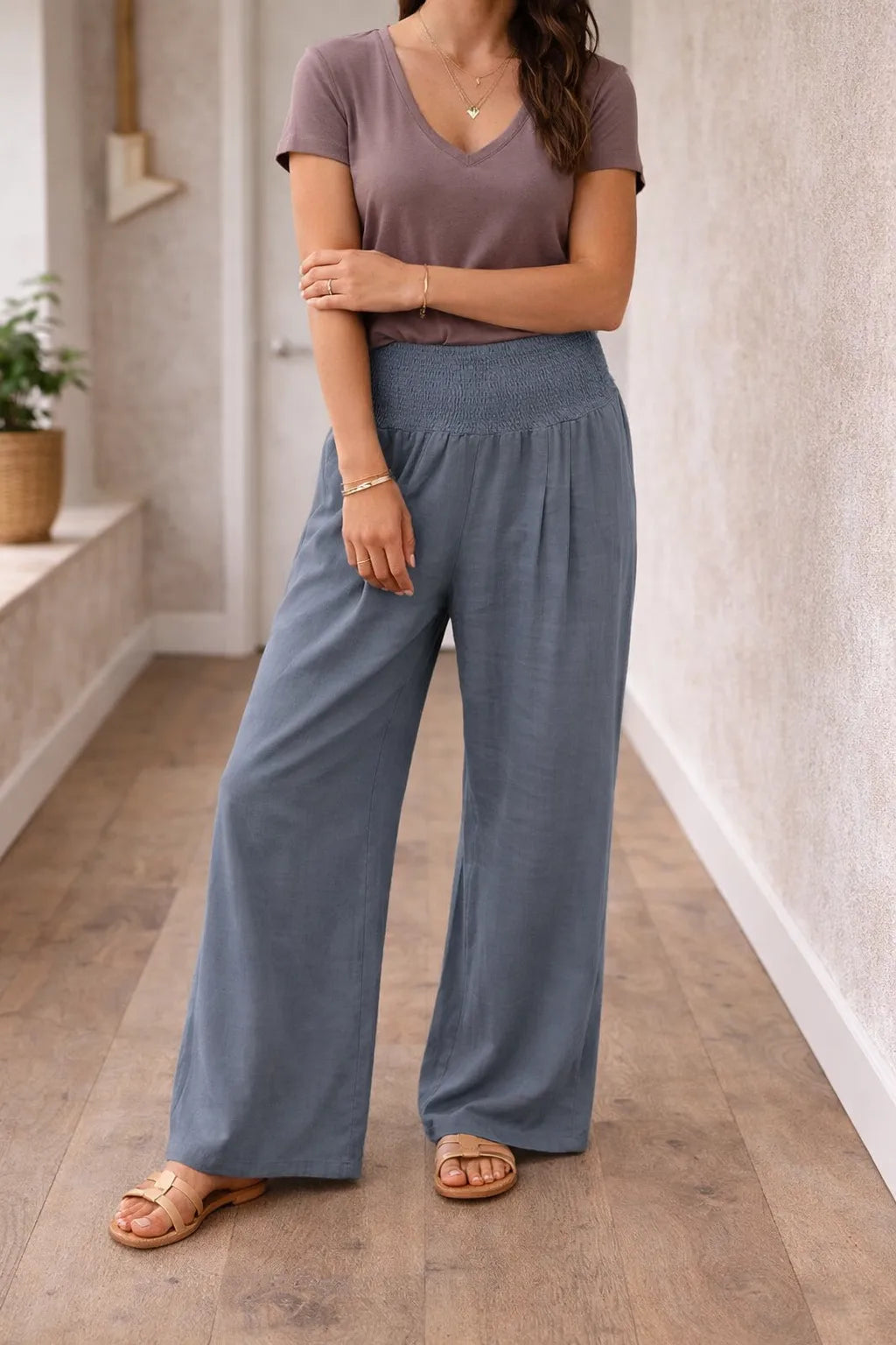 Damskie spodnie z szerokimi nogawkami i marszczonym pasem-Pants for Women-Olave
