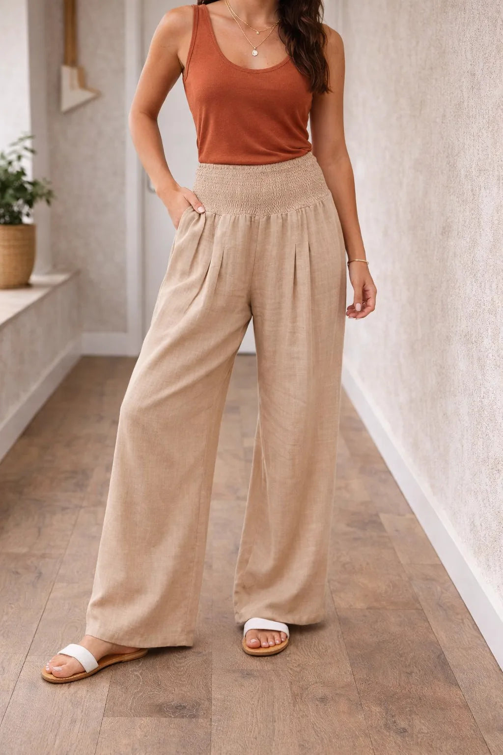 Damskie spodnie z szerokimi nogawkami i marszczonym pasem-Pants for Women-Olave