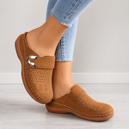 Damskie Wsuwane Mokasyny z Paskiem z Klamrą i Perforowaną Cholewką-Footwear for women-Olave