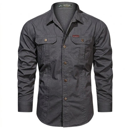 Męska koszula z długim rękawem, dwiema kieszeniami na piersi i pionowymi przeszyciami-Shirts for men-Olave