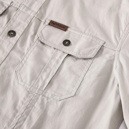 Męska koszula z długim rękawem, dwiema kieszeniami na piersi i pionowymi przeszyciami-Shirts for men-Olave