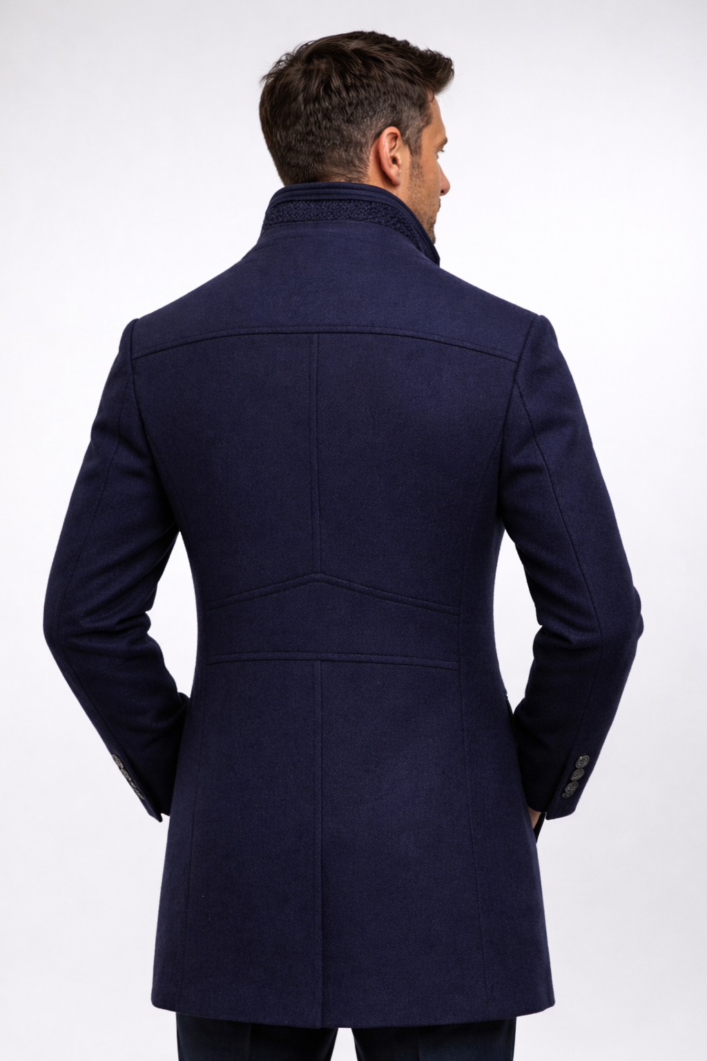 Męski płaszcz z mieszanki wełny ze stójką i pikowaną podszewką-Coats for men-Olave