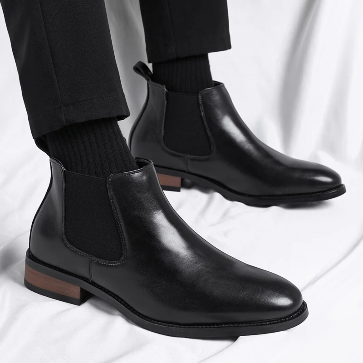 Męskie botki z elastycznymi panelami bocznymi i uchwytami-Footwear for men-Olave