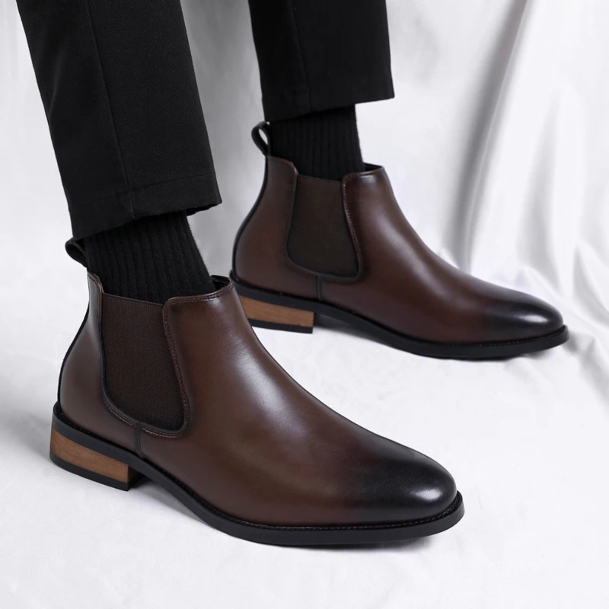 Męskie botki z elastycznymi panelami bocznymi i uchwytami-Footwear for men-Olave