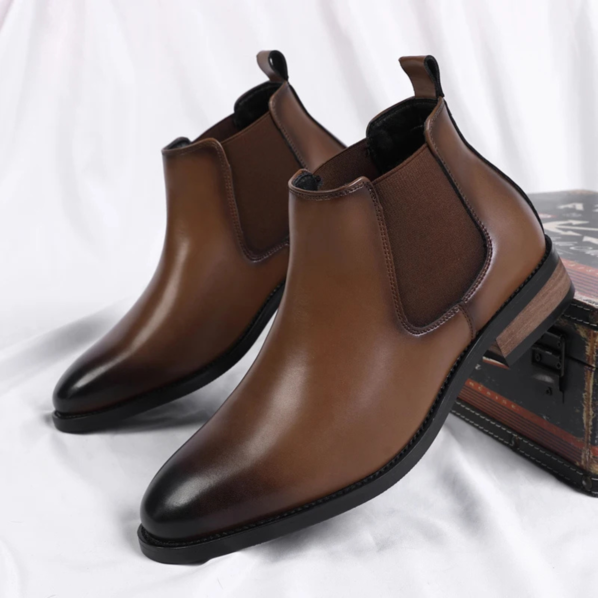 Męskie botki z elastycznymi panelami bocznymi i uchwytami-Footwear for men-Olave