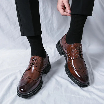 Męskie Buty Sznurowane z Ozdobnymi Perforacjami i Nakładką Wingtip-Footwear for men-Olave