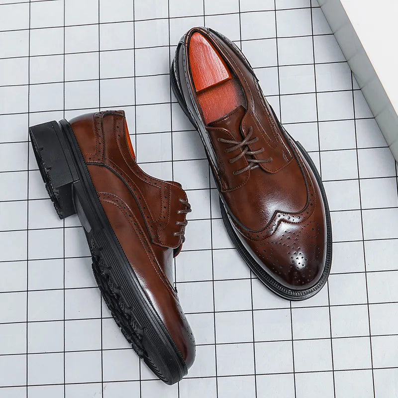 Męskie Buty Sznurowane z Ozdobnymi Perforacjami i Nakładką Wingtip-Footwear for men-Olave