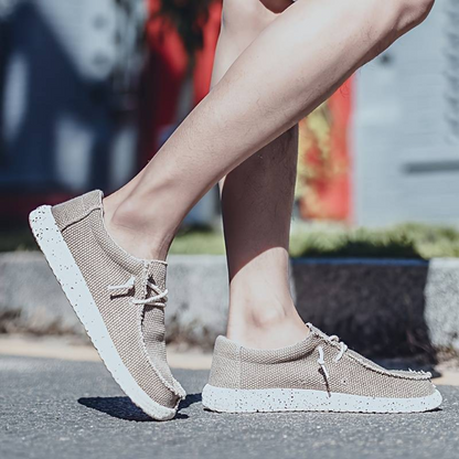 Męskie buty sznurowane z teksturowaną powierzchnią i kontrastową podeszwą-Footwear for men-Olave