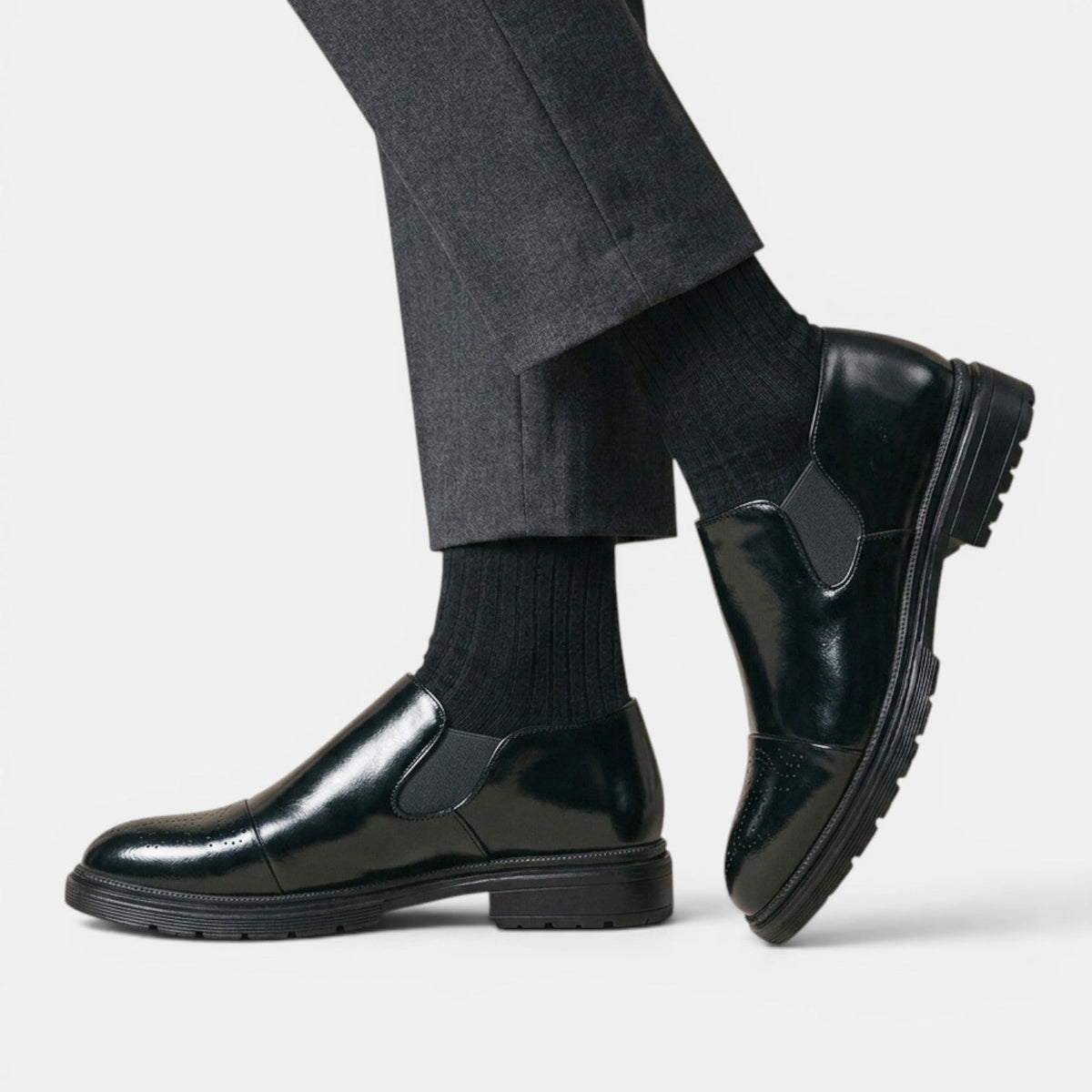 Męskie wsuwane półbuty typu brogsy z elastycznymi panelami bocznymi-Footwear for men-Olave