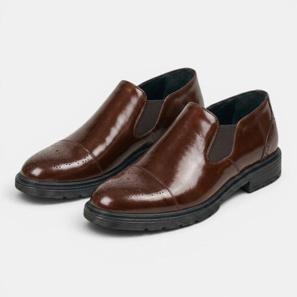 Męskie wsuwane półbuty typu brogsy z elastycznymi panelami bocznymi-Footwear for men-Olave