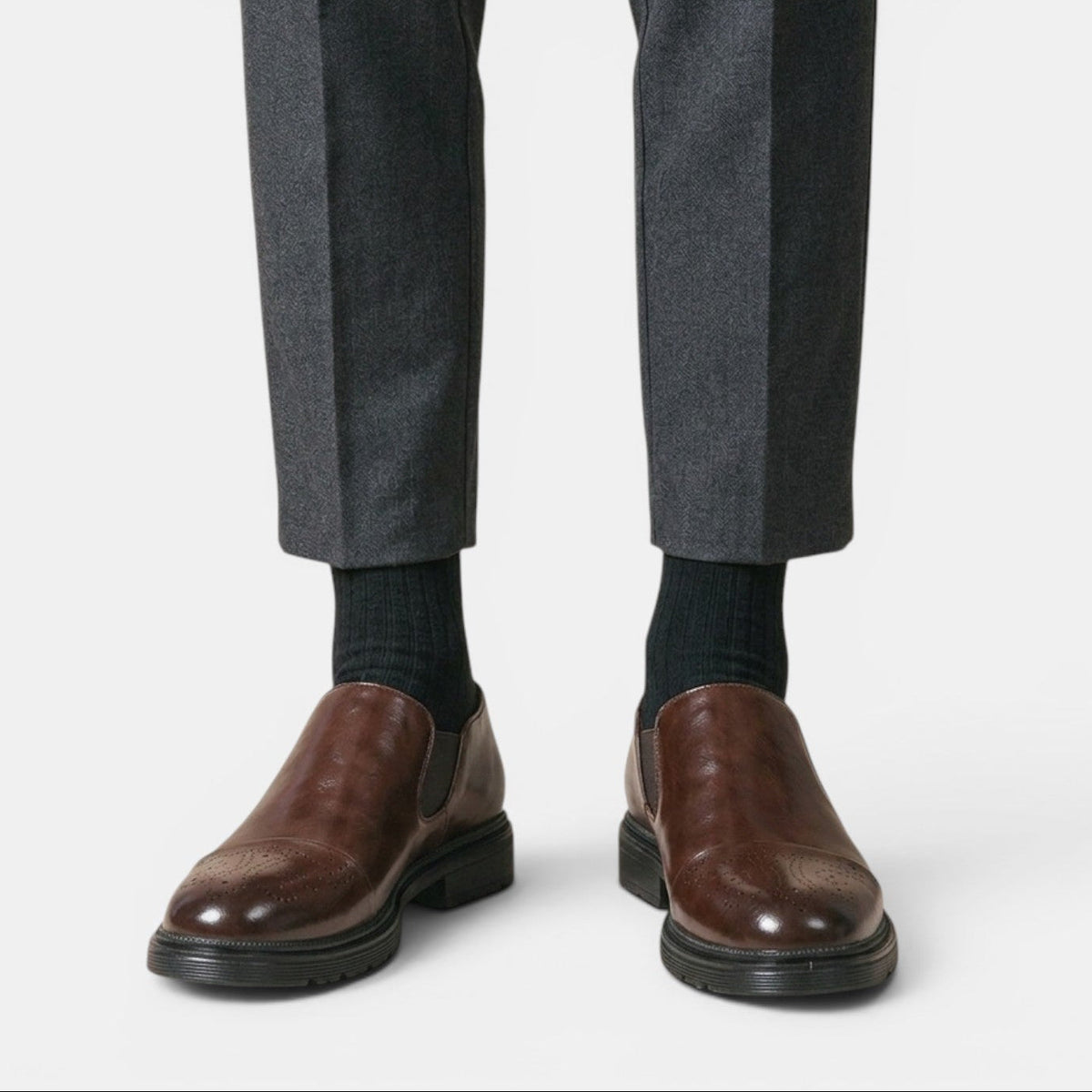 Męskie wsuwane półbuty typu brogsy z elastycznymi panelami bocznymi-Footwear for men-Olave