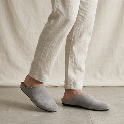 Męskie zamszowe mule z metalowymi ćwiekami-Footwear for men-Olave