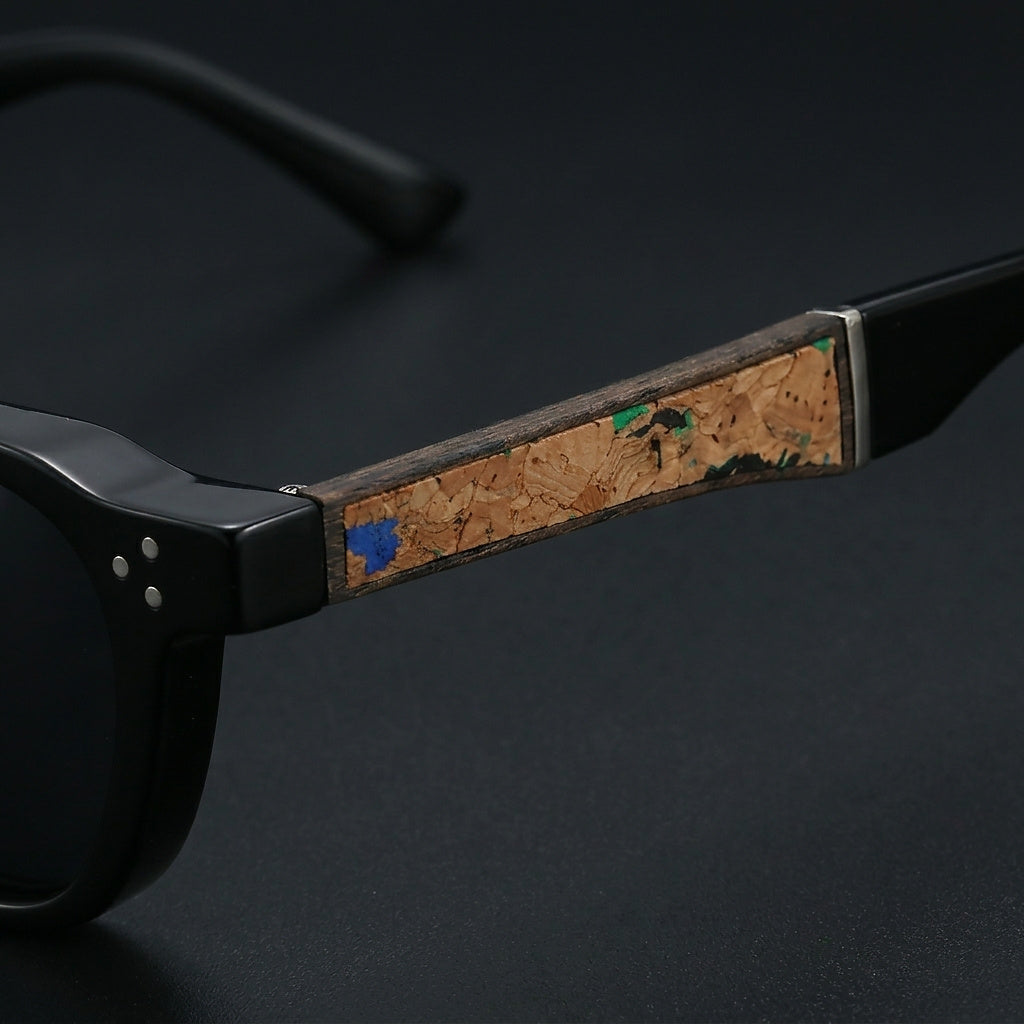 Okulary przeciwsłoneczne unisex z okrągłymi oprawkami i korkowymi akcentami na zausznikach-Glasses for women-Olave